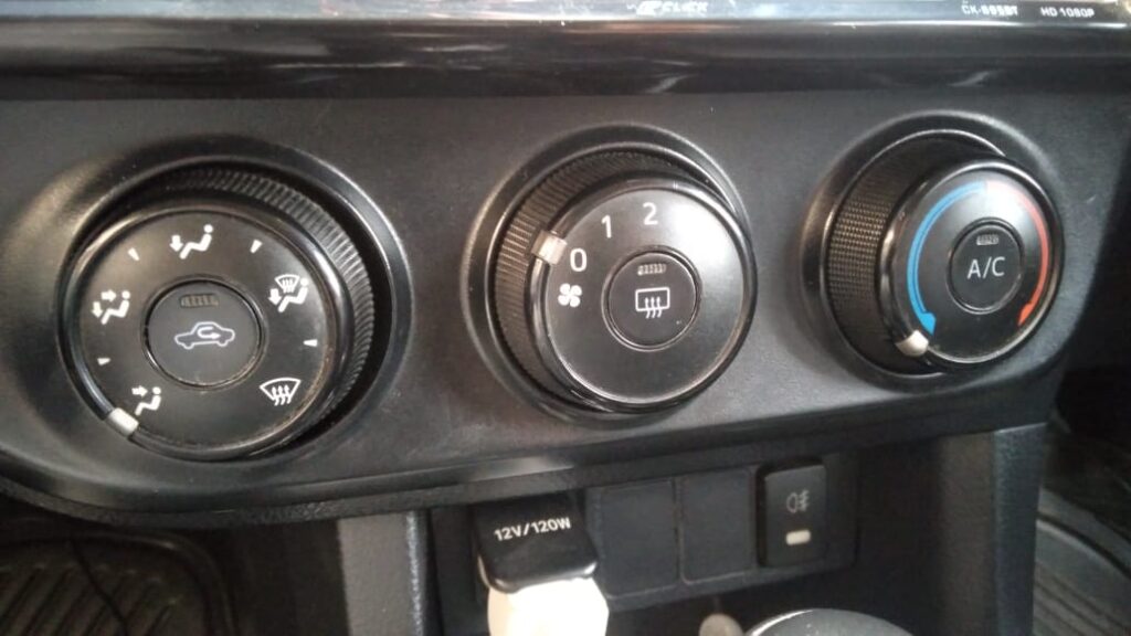 Image of Car overheats when ac is on